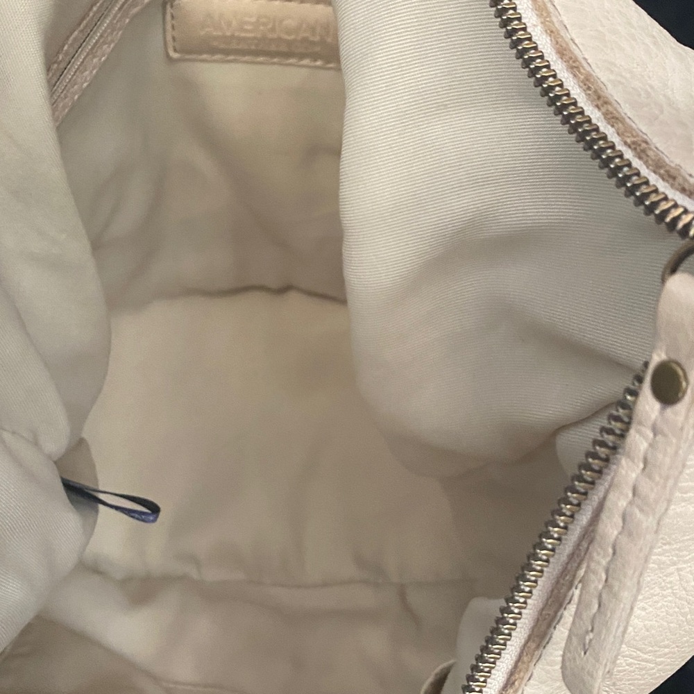 Chic Cream Shoulder Bag - Picture 3 of 3